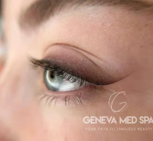 powder and classic eyeliner